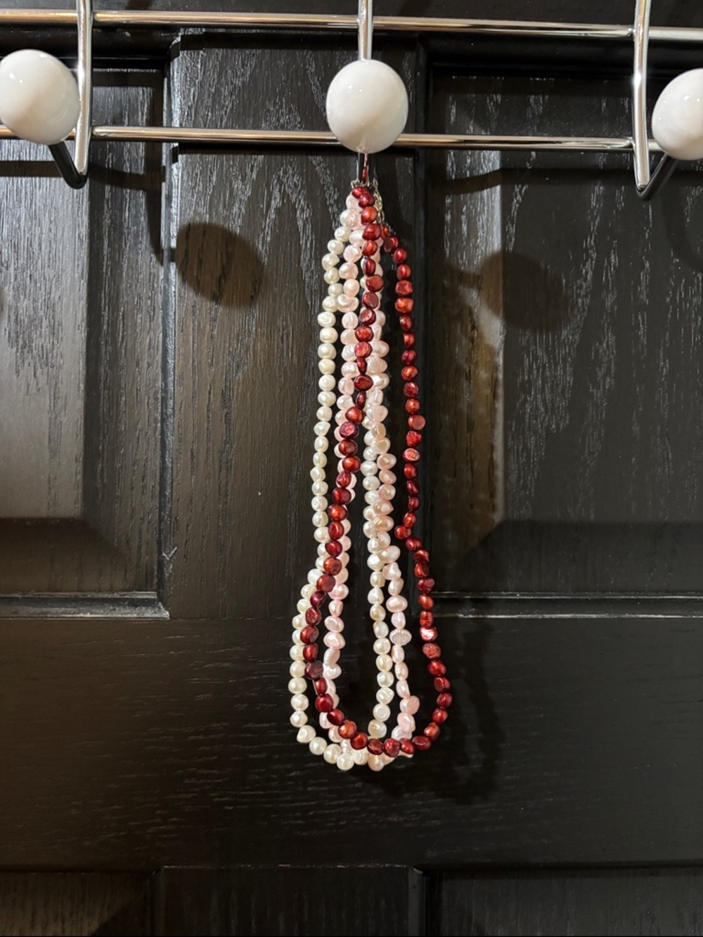 Triple-Strand Red and White Pearl Fashion Necklace for Women